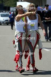 23.04.2006 Imola, Italy,  Girls - Formula 1 World Championship, Rd 4, San Marino Grand Prix, Sunday Grid Girl