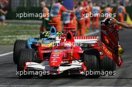 23.04.2006 Imola, Italy,  Michael Schumacher (GER), Scuderia Ferrari - Formula 1 World Championship, Rd 4, San Marino Grand Prix, Sunday Podium