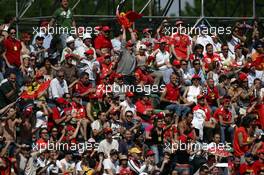 23.04.2006 Imola, Italy,  Race fans - Formula 1 World Championship, Rd 4, San Marino Grand Prix, Sunday Race