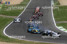 23.04.2006 Imola, Italy,  Jacques Villeneuve (CDN), BMW Sauber F1 Team, F1.06 leads Fernando Alonso (ESP), Renault F1 Team, R26 - Formula 1 World Championship, Rd 4, San Marino Grand Prix, Sunday Race