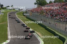 23.04.2006 Imola, Italy,  the start of the race - Formula 1 World Championship, Rd 4, San Marino Grand Prix, Sunday Race