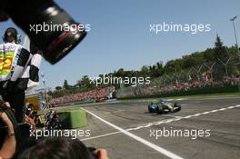 23.04.2006 Imola, Italy,  Fernando Alonso (ESP), Renault F1 Team - Formula 1 World Championship, Rd 4, San Marino Grand Prix, Sunday Race