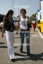 22.04.2006 Imola, Italy,  Girls in the Paddock - Formula 1 World Championship, Rd 4, San Marino Grand Prix, Saturday