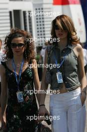 22.04.2006 Imola, Italy,  Girl in teh Paddock - Formula 1 World Championship, Rd 4, San Marino Grand Prix, Saturday