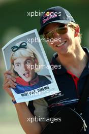 22.04.2006 Imola, Italy,  Scott Speed (USA), Scuderia Toro Rosso with the BULLETIN - Formula 1 World Championship, Rd 4, San Marino Grand Prix, Saturday