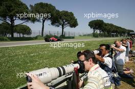 22.04.2006 Imola, Italy,  Photographers - Formula 1 World Championship, Rd 4, San Marino Grand Prix, Saturday Qualifying