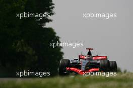 22.04.2006 Imola, Italy,  Kimi Raikkonen (FIN), Räikkönen, McLaren Mercedes, MP4-21 - Formula 1 World Championship, Rd 4, San Marino Grand Prix, Saturday Practice