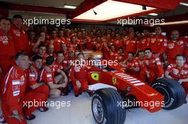 23.04.2006 Imola, Italy,  Official Team image after the win of Michael Schumacher (GER), Scuderia Ferrari - Formula 1 World Championship, Rd 4, San Marino Grand Prix, Sunday