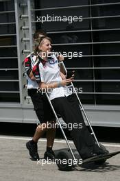 20.04.2006 Imola, Italy,  Fun and games in the paddock - Formula 1 World Championship, Rd 4, San Marino Grand Prix, Thursday