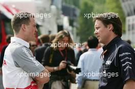 20.04.2006 Imola, Italy,  Ralf Schumacher (GER), Toyota Racing with Sam Michael (AUS), WilliamsF1 Team, Technical director - Formula 1 World Championship, Rd 4, San Marino Grand Prix, Thursday