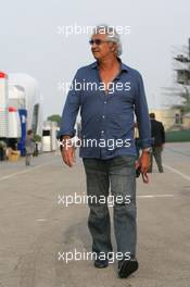 20.04.2006 Imola, Italy,  Flavio Briatore (ITA), Renault F1 Team, Team Chief, Managing Director - Formula 1 World Championship, Rd 4, San Marino Grand Prix, Thursday