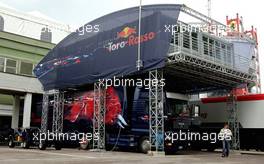 18.04.2006 Imola, Italy,  The new Red Bull Energy Station gets build up as well the engeneers offices above the technical trucks (Red Bull Racing Tree House / Toro Rosso)  - Formula 1 World Championship, Rd 4, San Marino Grand Prix, Thursday