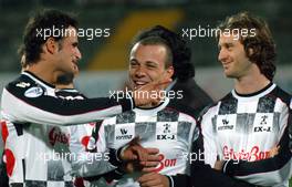 19.04.2006 Ravenna, Italy, Vitantonio Liuzzi (ITA), Scuderia Toro Rosso and Jarno Trulli (ITA), Toyota Racing - National Drivers Soccer Team - Champions for Charity football match, Ravenna's Benelli Stadium