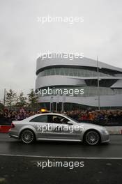 04.11.2006 Stuttgart, Germany,  CARS on the track, Fans - Stars & Cars-Tag 2006, around of the new Mercedes-Benz Museum and the new Mercedes-Benz Center at Stuttgart-Untertürkheim