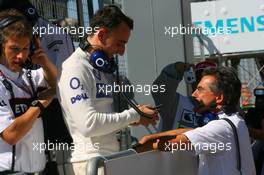 25.08.2006 Istanbul, Turkey,  Robert Kubica (POL),  BMW Sauber F1 Team and Dr. Mario Theissen (GER), BMW Sauber F1 Team, BMW Motorsport Director - Formula 1 World Championship, Rd 14, Turkish Grand Prix, Friday Practice