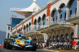 25.08.2006 Istanbul, Turkey,  Fernando Alonso (ESP), Renault F1 Team, R26 - Formula 1 World Championship, Rd 14, Turkish Grand Prix, Friday Practice