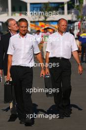 25.08.2006 Istanbul, Turkey,  Markus Winkelhock (GER), Test Driver, Midland MF1 Racing and Ron Dennis (GBR), McLaren, Team Principal, Chairman - Formula 1 World Championship, Rd 14, Turkish Grand Prix, Friday