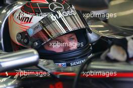 25.08.2006 Istanbul, Turkey,  Kimi Raikkonen (FIN), Räikkönen, McLaren Mercedes, Pitlane, Box, Garage - Formula 1 World Championship, Rd 14, Turkish Grand Prix, Friday