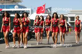 25.08.2006 Istanbul, Turkey,  Girls in the paddock - Formula 1 World Championship, Rd 14, Turkish Grand Prix, Friday