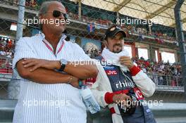 27.08.2006 Istanbul, Turkey,  Tiago Monteiro (POR), Midland MF1 Racing with his father - Formula 1 World Championship, Rd 14, Turkish Grand Prix, Sunday Pre-Race Grid