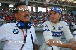 27.08.2006 Istanbul, Turkey,  Dr. Mario Theissen (GER), BMW Sauber F1 Team, BMW Motorsport Director and Nick Heidfeld (GER), BMW Sauber F1 Team, F1.06 - Formula 1 World Championship, Rd 14, Turkish Grand Prix, Sunday Pre-Race Grid