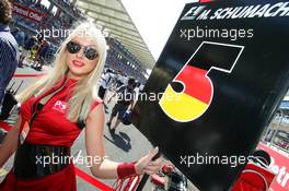 27.08.2006 Istanbul, Turkey,  Grid girl of Michael Schumacher (GER), Scuderia Ferrari  - Formula 1 World Championship, Rd 14, Turkish Grand Prix, Sunday Grid Girl