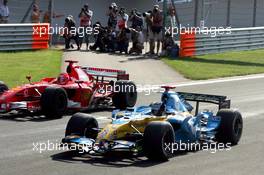 27.08.2006 Istanbul, Turkey,  Fernando Alonso (ESP), Renault F1 Team and Michael Schumacher (GER), Scuderia Ferrari - Formula 1 World Championship, Rd 14, Turkish Grand Prix, Sunday Podium