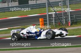 27.08.2006 Istanbul, Turkey,  Damaged car of Nick Heidfeld (GER), BMW Sauber F1 Team, F1.06 - Formula 1 World Championship, Rd 14, Turkish Grand Prix, Sunday Race