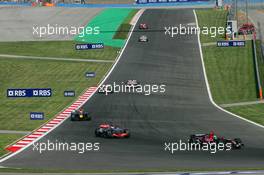 27.08.2006 Istanbul, Turkey,  Vitantonio Liuzzi (ITA), Scuderia Toro Rosso, STR01, Pedro de la Rosa (ESP), McLaren Mercedes, MP4-21, David Coulthard (GBR), Red Bull Racing, RB2 - Formula 1 World Championship, Rd 14, Turkish Grand Prix, Sunday Race