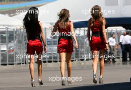 26.08.2006 Istanbul, Turkey,  Turkish Grand Prix, Grid Girls - Formula 1 World Championship, Rd 14, Turkish Grand Prix, Saturday