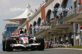 26.08.2006 Istanbul, Turkey,  Jenson Button (GBR), Honda Racing F1 Team, RA106 - Formula 1 World Championship, Rd 14, Turkish Grand Prix, Saturday Qualifying