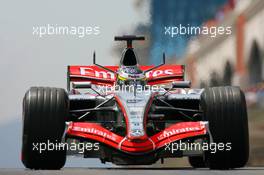 26.08.2006 Istanbul, Turkey,  Pedro de la Rosa (ESP), McLaren Mercedes, MP4-21 - Formula 1 World Championship, Rd 14, Turkish Grand Prix, Saturday Qualifying