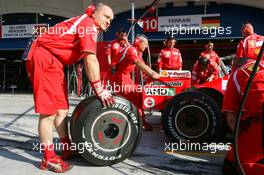 27.08.2006 Istanbul, Turkey,  Scuderia Ferrari, Practice pitstops - Formula 1 World Championship, Rd 14, Turkish Grand Prix, Sunday
