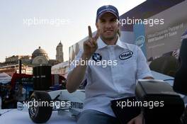 23.08.2006 Istanbul, Turkey,  Nick Heidfeld (GER), BMW Sauber F1 Team during an event of the team sponsor Intel in downtown Istanbul - Formula 1 World Championship, Rd 14, Turkish Grand Prix, Wednesday