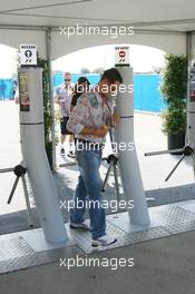 29.06.2006 Indianapolis, USA,  Michael Schumacher (GER), Scuderia Ferrari, enters the paddock - Formula 1 World Championship, Rd 10, United States Grand Prix, Thursday