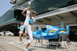 29.06.2006 Indianapolis, USA,  Renault Dancers - Formula 1 World Championship, Rd 10, United States Grand Prix, Thursday