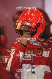 31.01.2006 Valencia, Spain,  Michael Schumacher (GER), Scuderia Ferrari, Pitlane, Box, Garage in the new 248 F1 - Formula One Testing, Circuito Ricardo Tormo (ESP)