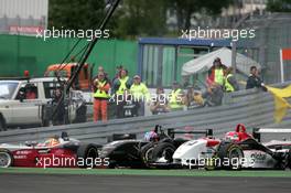 20.08.2006 Nürburg, Germany,  Guillaume Moreau (FRA), Signature-Plus, Dallara F305 Mercedes, crash in first corner - F3 Euro Series 2006 at Nürburgring