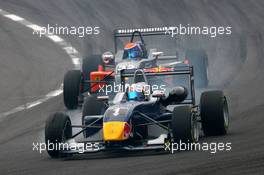 02.09.2006 Zandvoort, The Netherlands,  Sebastian Vettel (GER), ASM Formula 3, Dallara F305 Mercedes, locking up under breaking, the right-front tyre (left on the picture) clearly shows wear marks - F3 Euro Series 2006 at Zandvoort, The Netherlands