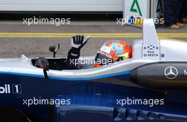 02.09.2006 Zandvoort, The Netherlands,  Paul di Resta (GBR), ASM Formula 3, Dallara F305 Mercedes gives a good thumbs up when he enters the parc fermé. - F3 Euro Series 2006 at Zandvoort, The Netherlands