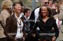 02.09.2006 Zandvoort, The Netherlands,  (left) Denise Boekhooren (NED), girlfriend of Giedo van der Garde (NED) with a friend joining her in the pitlane. - F3 Euro Series 2006 at Zandvoort, The Netherlands