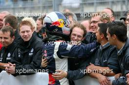 03.09.2006 Zandvoort, The Netherlands,  The team congratulates Sebastian Vettel (GER), ASM Formula 3, Dallara F305 Mercedes with his 2nd place - F3 Euro Series 2006 at Zandvoort, The Netherlands
