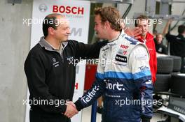 13.10.2006 Le Mans, France,  Frédéric Vasseur (FRA), Team owner of ASM Formula 3, congratulates Giedo van der Garde (NED), ASM Formula 3, Dallara F305 Mercedes, with his pole position - F3 Euro Series 2006 at Le Mans Bugatti Circuit, France