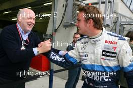 13.10.2006 Le Mans, France,  Armin Johl (GER), Management team Giedo van der Garde, congratulates Giedo van der Garde (NED), ASM Formula 3, Dallara F305 Mercedes, with his pole position - F3 Euro Series 2006 at Le Mans Bugatti Circuit, France