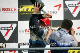 14.10.2006 Le Mans, France,  Podium, Paul di Resta (GBR), ASM Formula 3, Dallara F305 Mercedes, spraying champaign - F3 Euro Series 2006 at Le Mans Bugatti Circuit, France