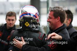 14.10.2006 Le Mans, France,  Guillaume Moreau (FRA), Signature-Plus, Dallara F305 Mercedes, congratulated by his team - F3 Euro Series 2006 at Le Mans Bugatti Circuit, France