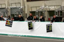 14.10.2006 Le Mans, France,  Pitboards of Manor Motorsport hanging over the pitwall. - F3 Euro Series 2006 at Le Mans Bugatti Circuit, France