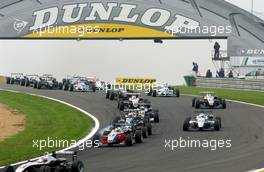 15.10.2006 Le Mans, France,  The startingfield under the world famous Dunlop bridge. - F3 Euro Series 2006 at Le Mans Bugatti Circuit, France