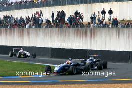15.10.2006 Le Mans, France,  Paul di Resta (GBR), ASM Formula 3, Dallara F305 Mercedes, leads Sebastian Vettel (GER), ASM Formula 3, Dallara F305 Mercedes - F3 Euro Series 2006 at Le Mans Bugatti Circuit, France
