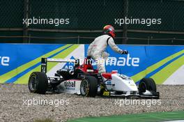 28.10.2006 Hockenheim, Germany,  Kamui Kobayashi (JPN), ASM Formula 3, Dallara F305 Mercedes, tries an impossible overtaking manouvre and send Filip Salaquarda (CZE), Team I.S.R., Dallara F306 Opel into the gravel - F3 Euro Series 2006 at Hockenheimring